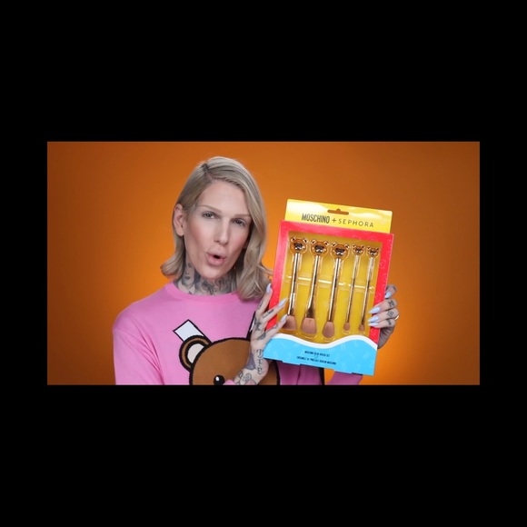 SEPHORA COLLECTION MOSCHINO+SEPHORA Bear Brush Set - Picture 6 of 7